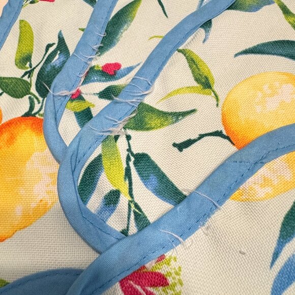 4 Fabric Placemats Lemon Themes Scallop Edges Handmade *read* - Picture 5 of 5